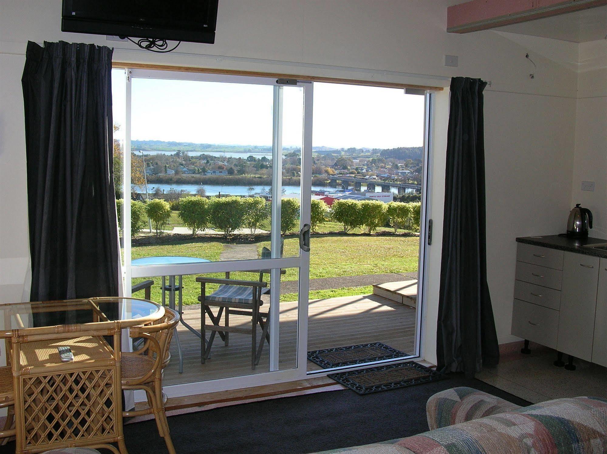 Manor Views Nz Otel Huntly Dış mekan fotoğraf